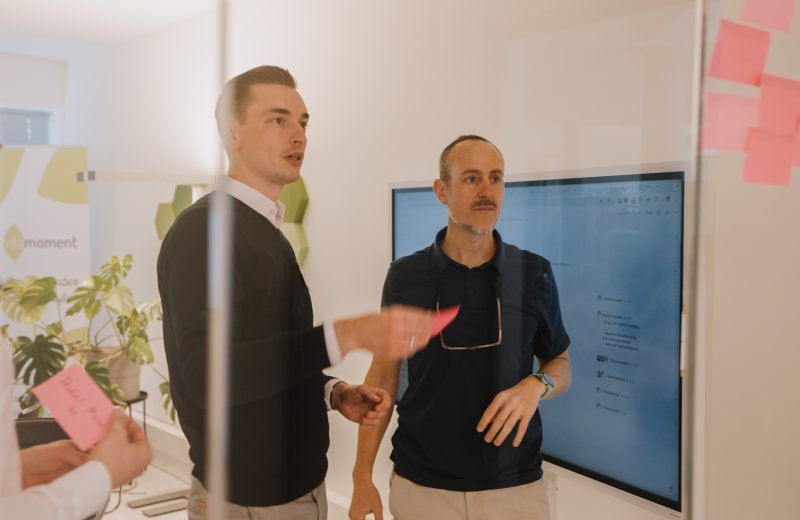 vitamoment-erfolgsgeschichte-postit-wand